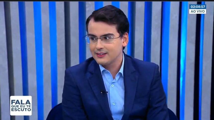 Dudu Camargo participando do Fala Que Eu Te Escuto