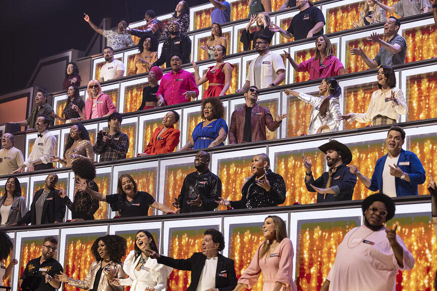 Painel de 100 jurados na noite da semifinal do Canta Comigo 6