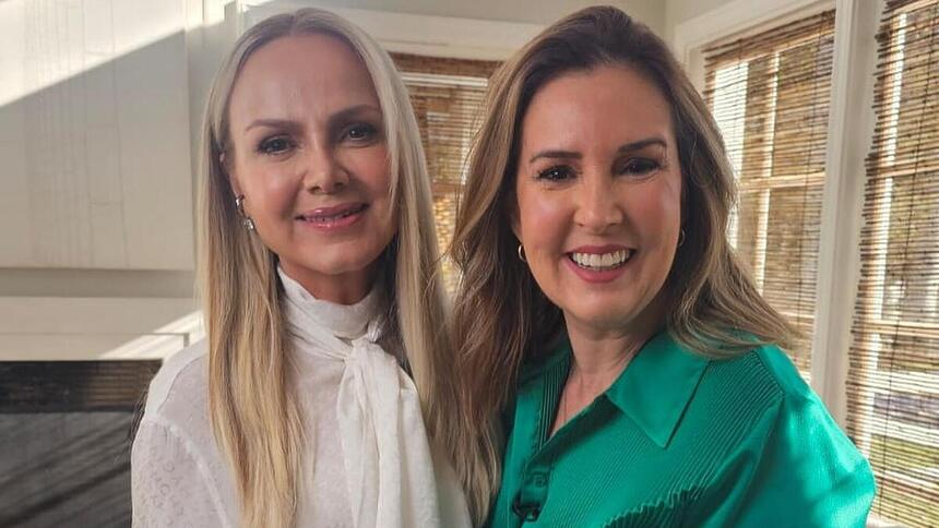 Eliana e Renata Capucci em foto posada nos bastidores entrevista ao Fantástico na Globo