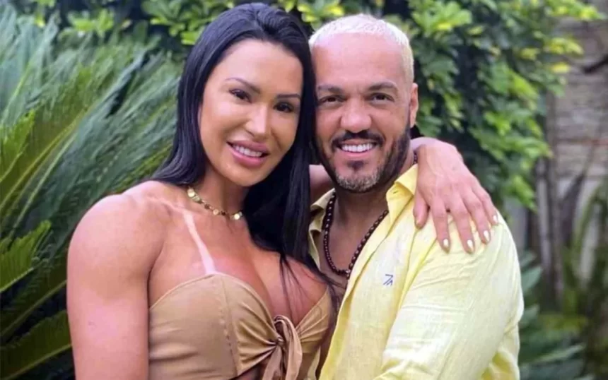 Gracyanne Barbosa e Belo em foto posada juntos, se abraçando