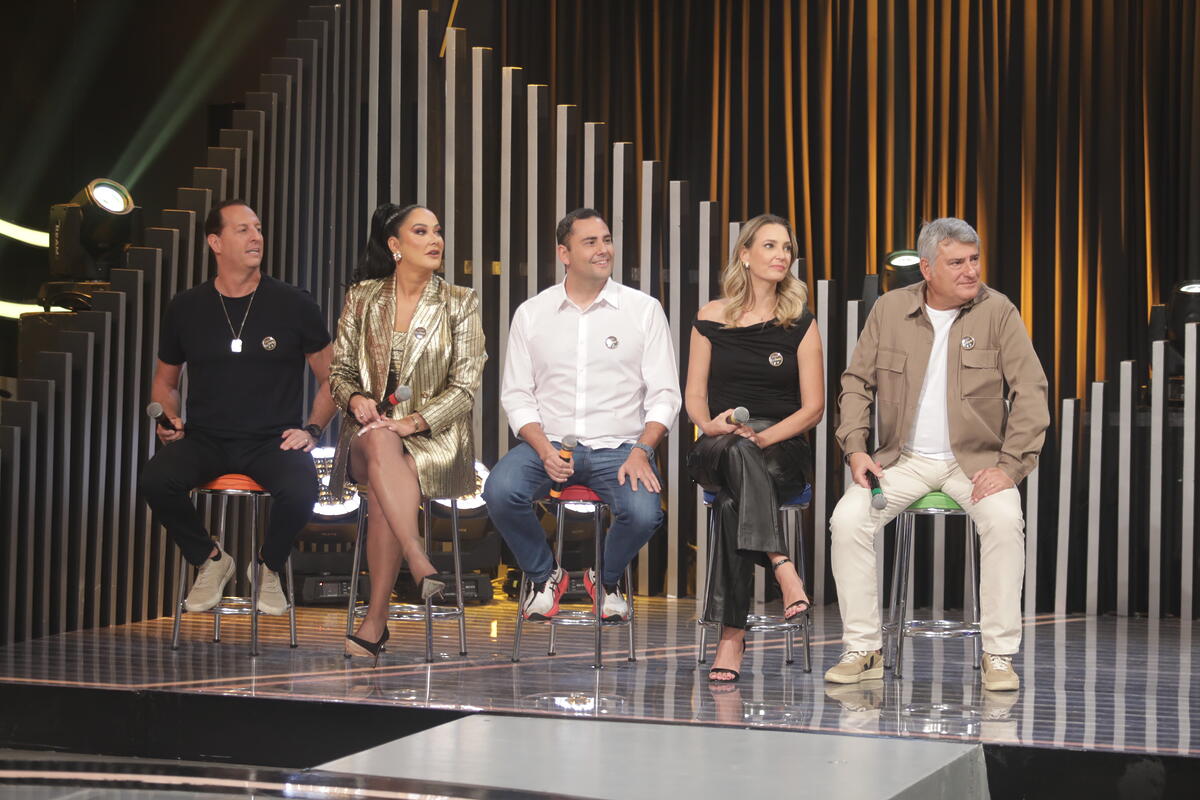 Programa Raul Gil deste sábado (15) recebe Cleber Machado, Helen Ganzarolli e outros artistas