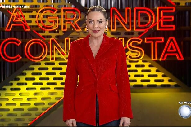 Rachel Sheherazade sorrindo na noite de eliminação de Cátia no A Grande Conquista 2