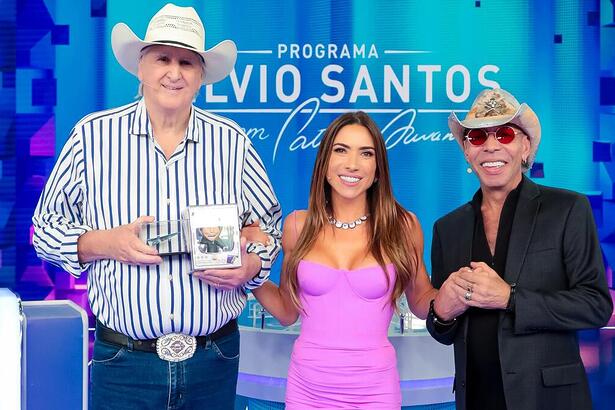 Sérgio Reis e Chrystian ao lado de Patricia Abravanel no Programa Silvio Santos