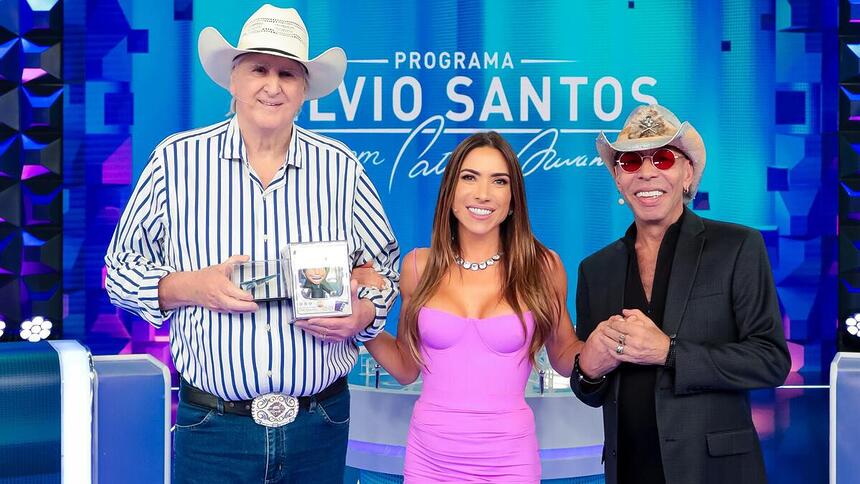 Sérgio Reis e Chrystian ao lado de Patricia Abravanel no Programa Silvio Santos