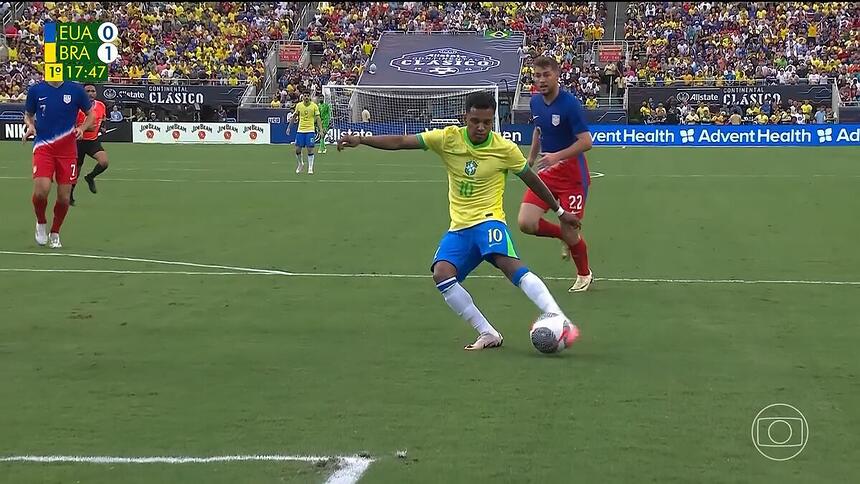 Rodrigo se prepara para fazer o primeiro gol da Seleção Brasileira no Amistoso Brasil x Estados Unidos