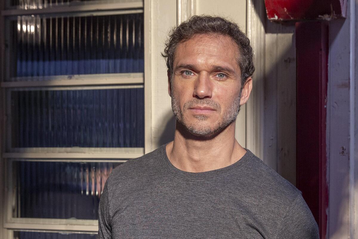 Paulo Rocha em set de gravações de novela da Globo