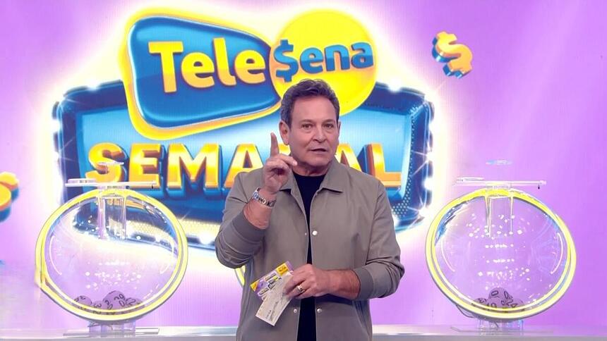 Luiz Ricardo apresentando o sorteio lilás da Tele Sena Semanal