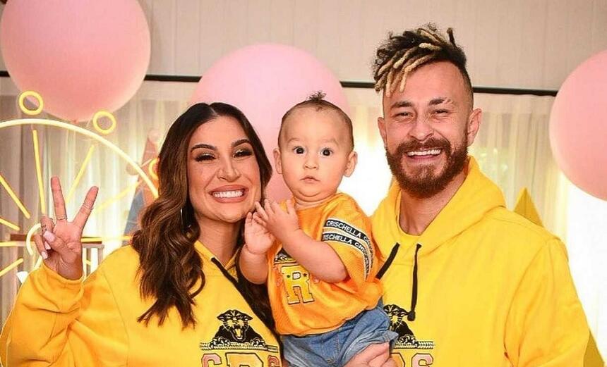 Boca Rosa e Fred, com o filho Cris no colo