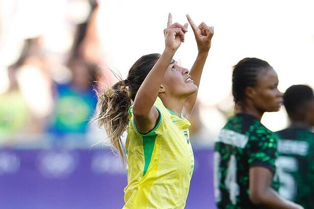 Gabi Nunes comemorando Gol pela Seleção Feminina na Olimpíada