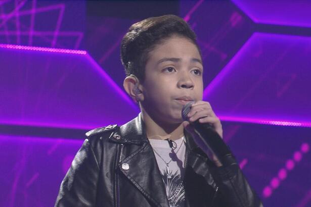 Guilherme em trecho de sua apresentação na estreia do Canta Comigo Teen 5