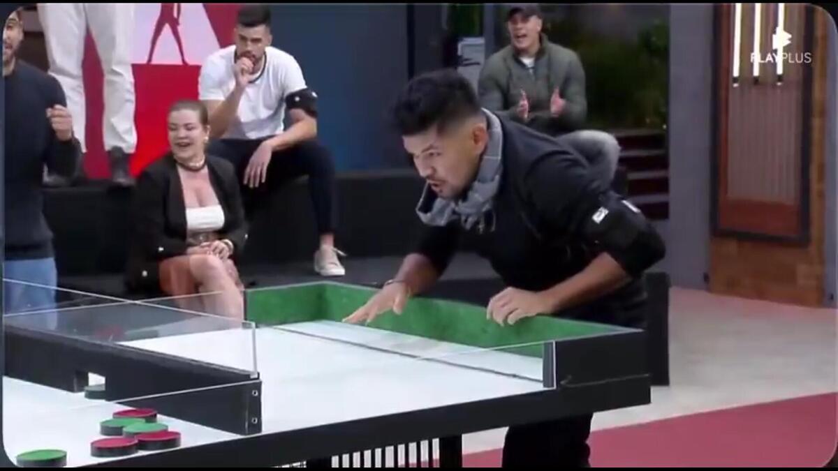 Hideo participando de dinâmica na A Grande Conquista