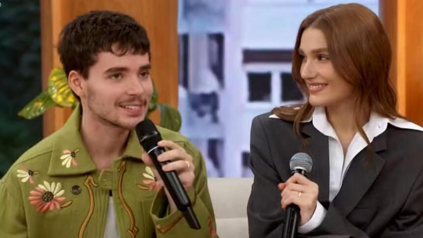 João Lucas e Sasha em participação no sofá do Encontro