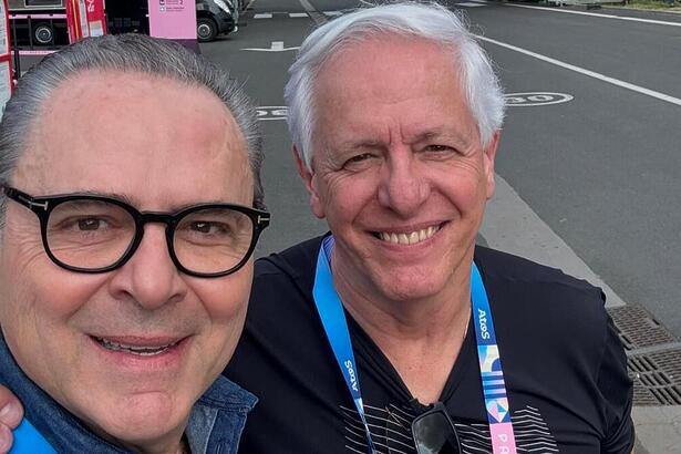 Luís Roberto e Milton Leite em foto posada em Paris