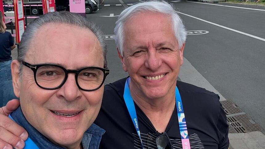 Luís Roberto e Milton Leite em foto posada em Paris