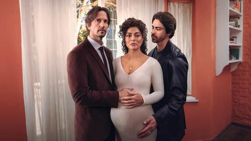 Vladimir Brichta, Juliana Paes e Felipe Abib em cena da série Pedaço de Mim