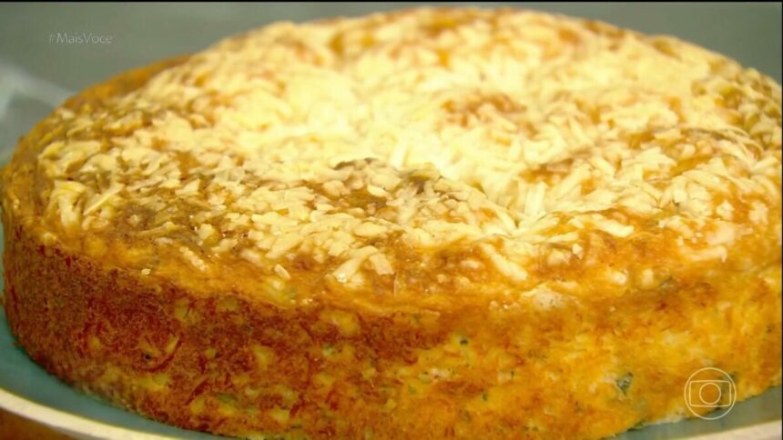 Torta de frango sem massa no prato do Mais Você