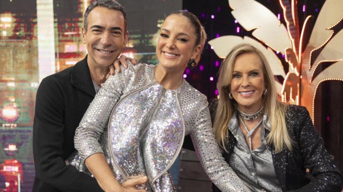 Cesar Tralli, Ticiane Pinheiro e Helô Pinheiro nos bastidores do Domingão com Huck