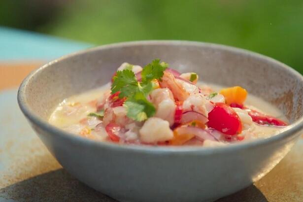 Ceviche de camarão e leite de coco: receita de Rodrigo Hilbert no prato É De Casa