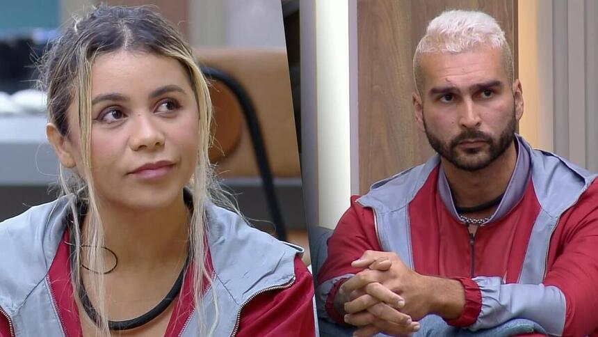 Taty Pink e Brenno sentados no sofá da Mansão do A Grande Conquista