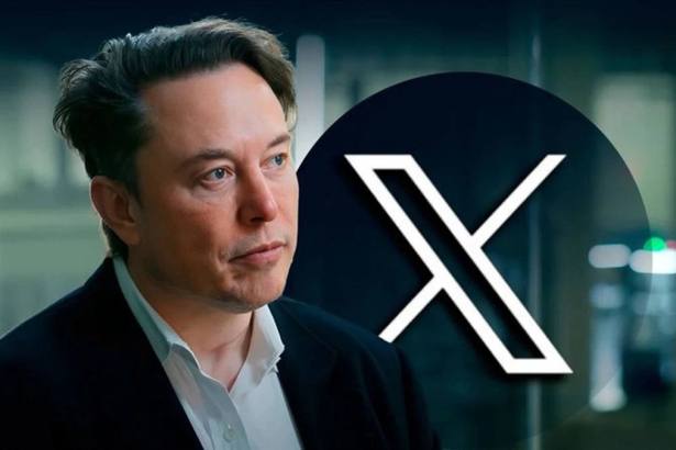 Elon Musk ao lado do logo do X Twitter