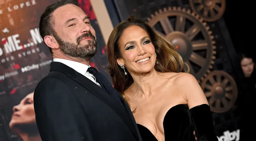 Jennifer Lopez e Ben Affleck em foto posada juntos