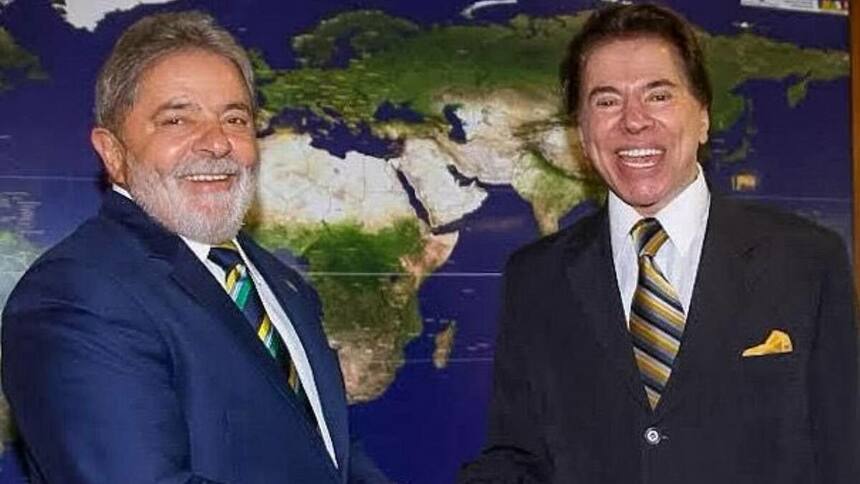 Lula e Silvio Santos juntos em uma foto posada, em imagem de arquivo