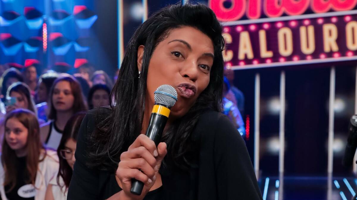 Marcia Fu no estúdio do Programa Silvio Santos