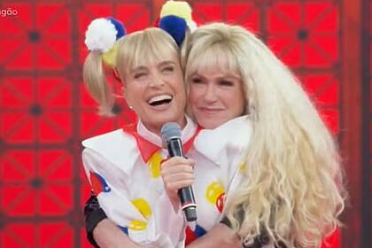 Xuxa e Angélica em trecho das apresentações na Batalha do Lip Sync no Domingão