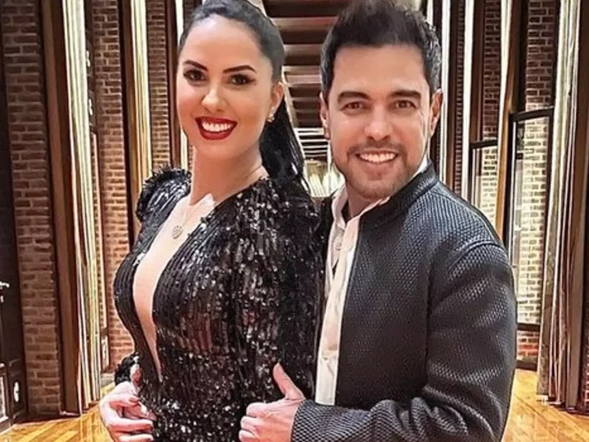 Zezé di Camargo e Graciele Lacerda em foto posada juntos