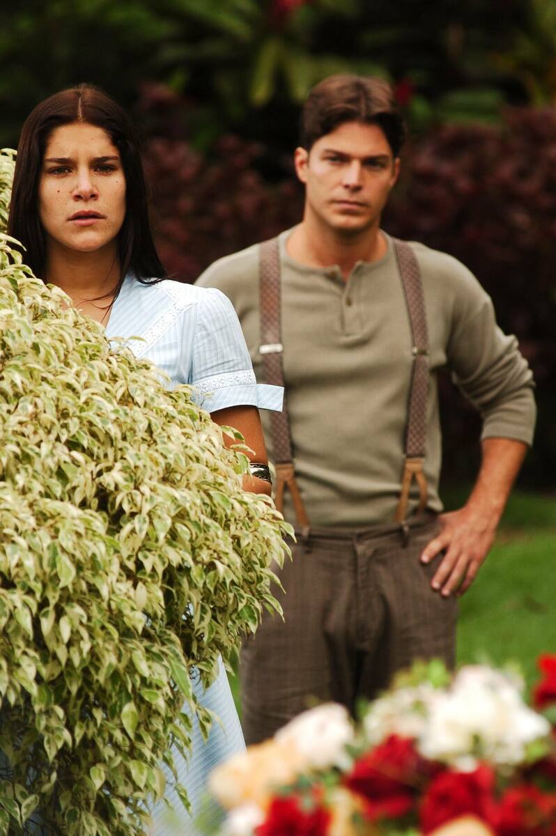 Serena observa de longe