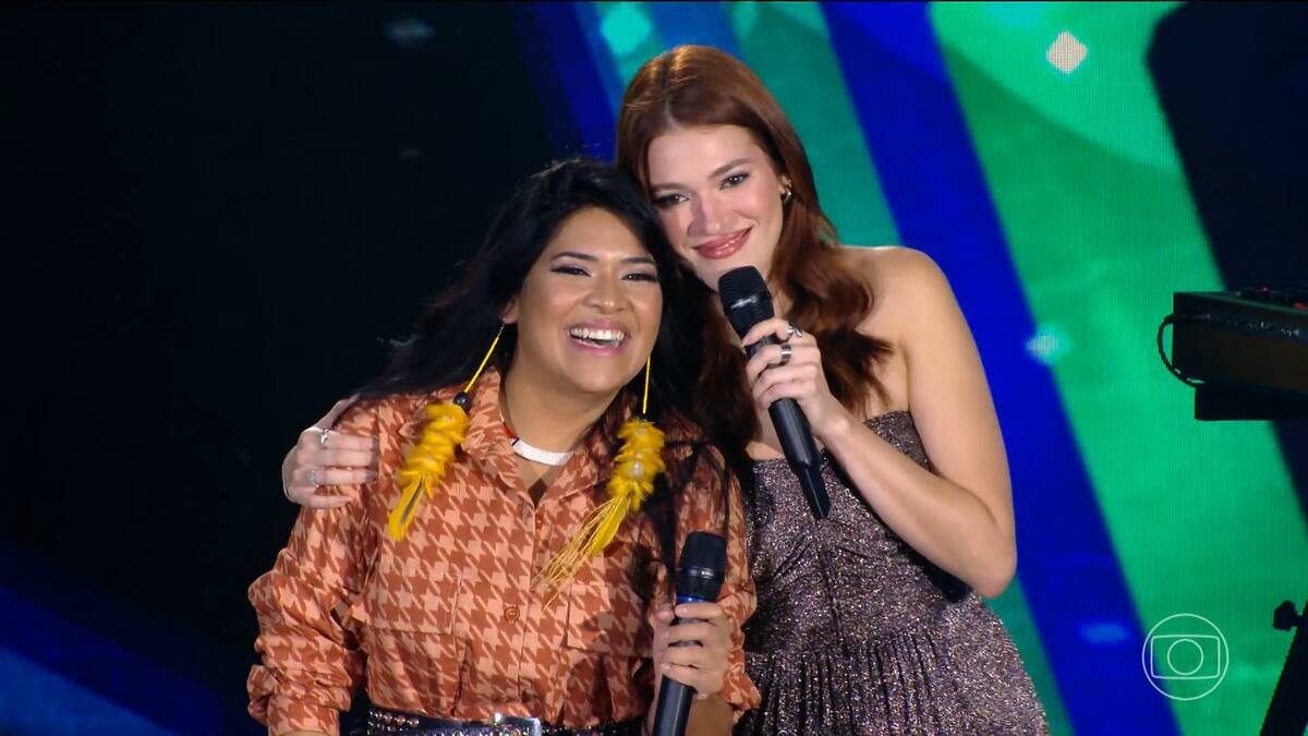 Ana Clara abraça Heloísa após eliminação no Estrela da Casa