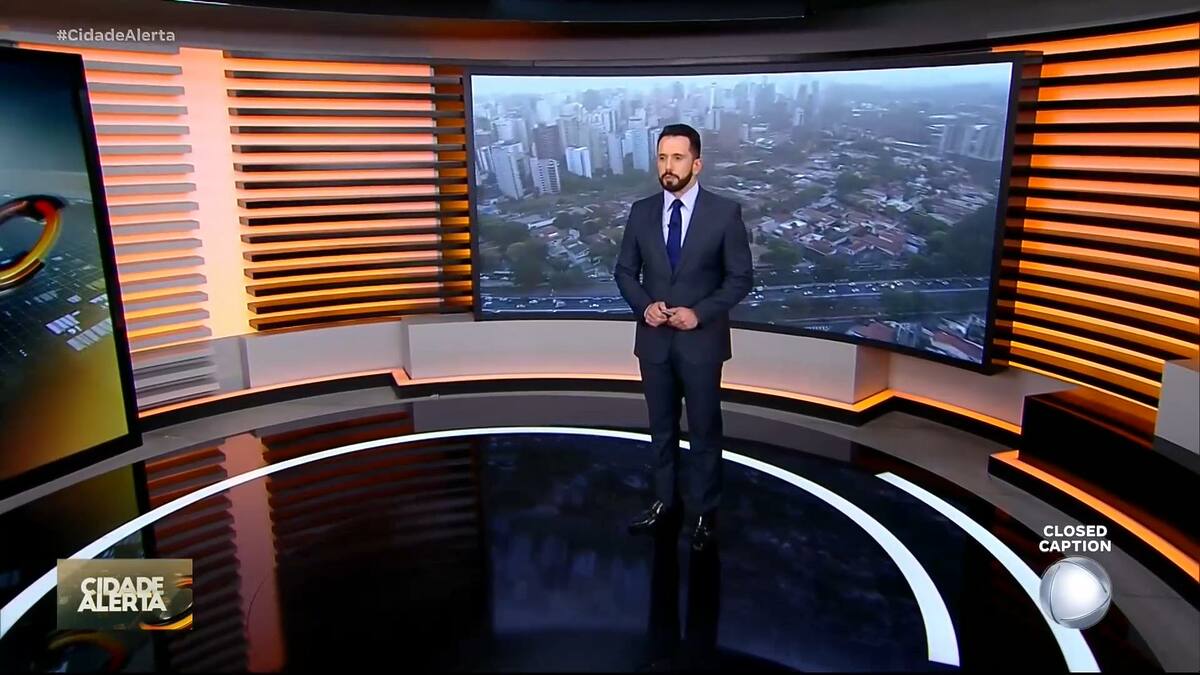 Dionisio apresentando o Cidade Alerta