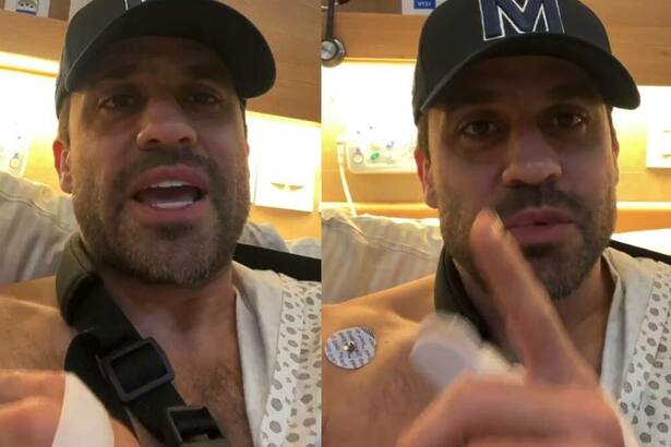 Pablo Marçal sem camisa e com o braço imobilizado posando no hospital