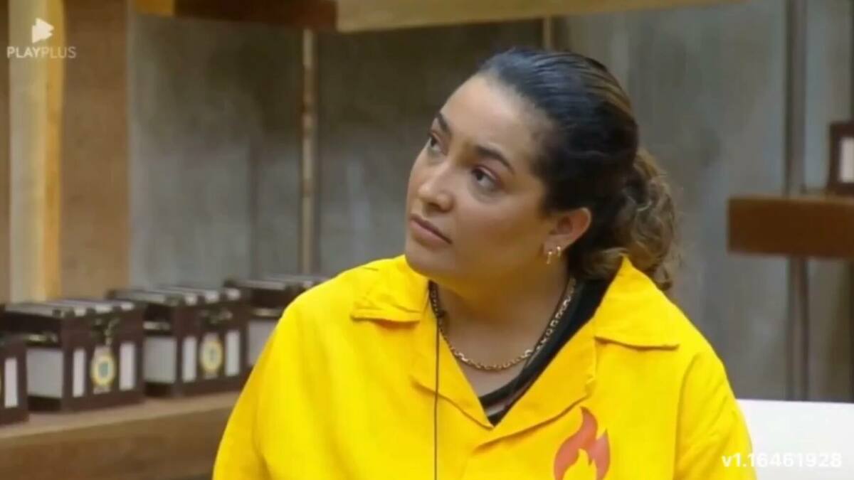 Camila Moura na sala de A Fazenda 16