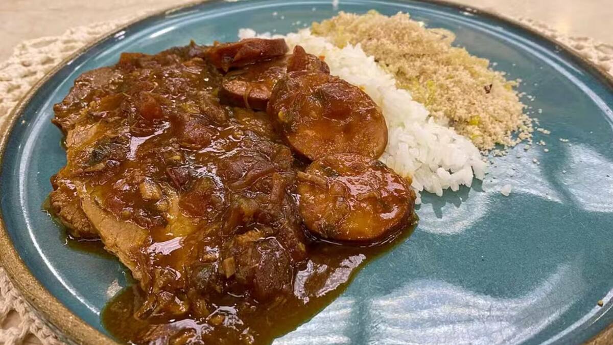 Carne assada marinada na cerveja, em trecho da Receita no É de Casa
