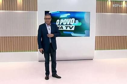 Ciro Bezerra no cenário do O Povo na TV, da TV Jornal, afiliada do SBT em Recife