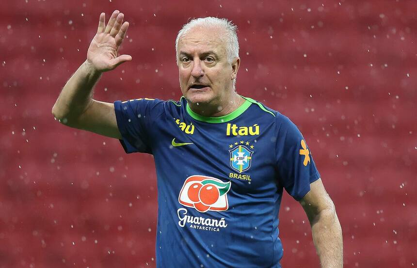 Dorival Jr. em trecho de treino da Seleção Brasileira