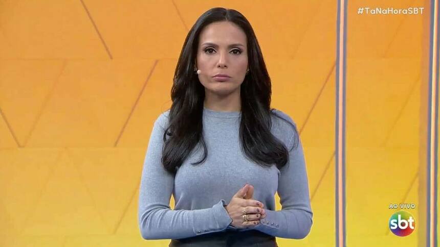 Márcia Dantas no estúdio do Tá na Hora