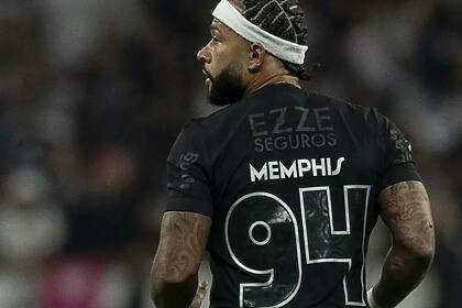 Memphis Depay com a camisa do Corinthians