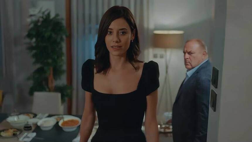 Asya (Cansu Dere) em cena da novela turca Iludida que pode ser exibida na RECORD