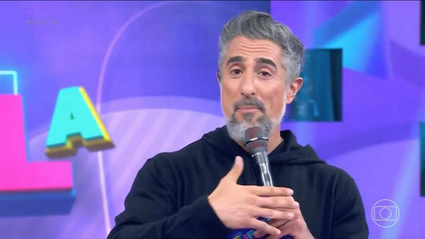 Marcos Mion chora no palco do Caldeirão