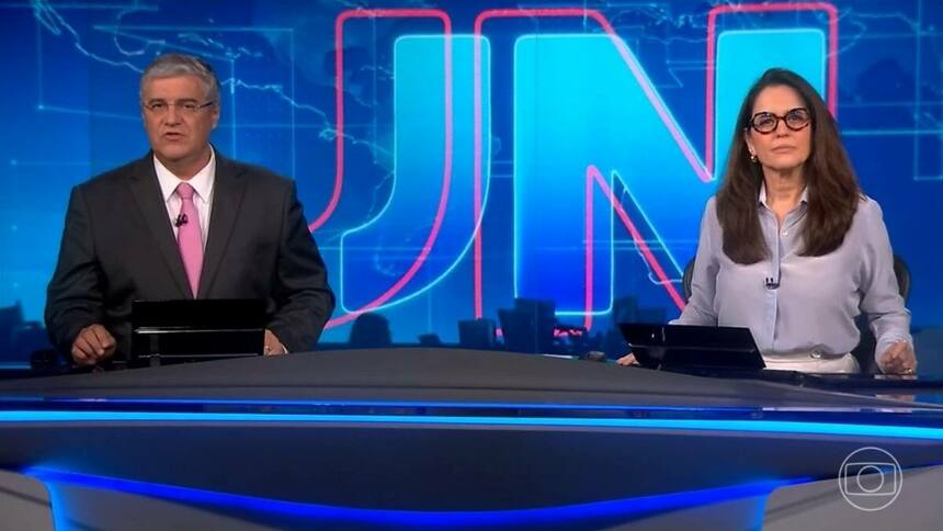 Flávio Fachel e Ana Luiza Guimarães juntos na bancada do Jornal Nacional