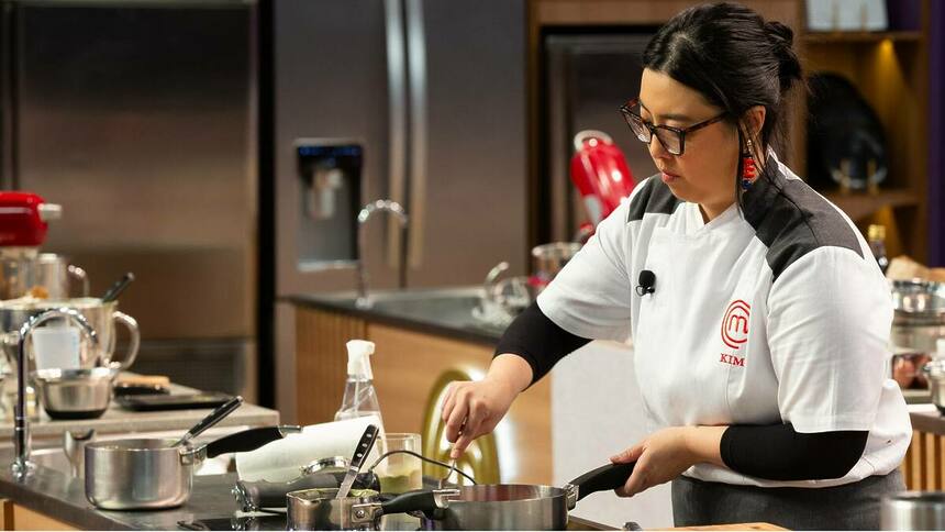 Kim na cozinha do MasterChef Confeitaria