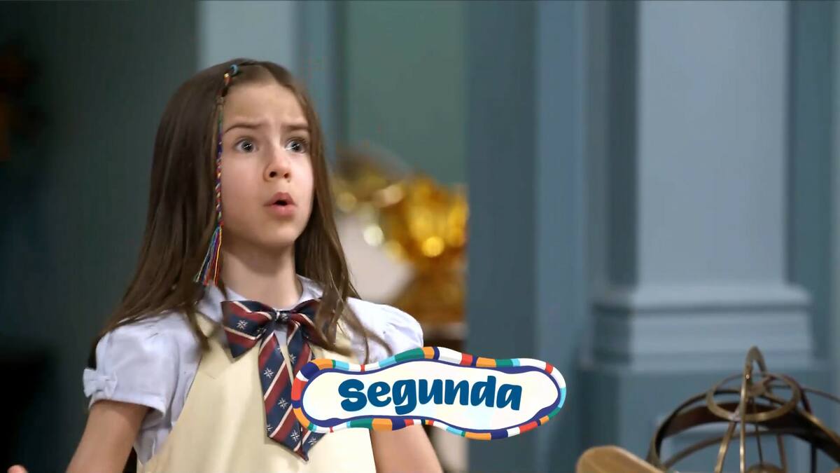 Cena da protagonista com semblante espantada da chamada de A Caverna Encantada sem horário na nova programação do SBT