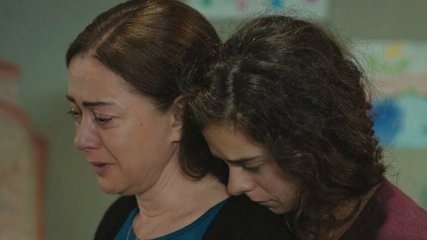 Hatice e Bahar em trecho do capítulo de Força de Mulher