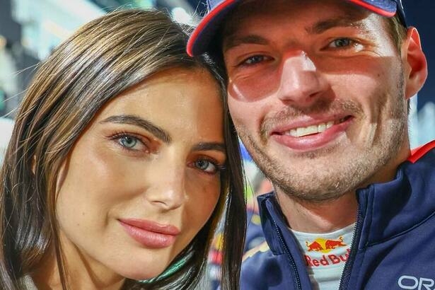 Max Verstappen e Kelly Piquet em foto posada juntos