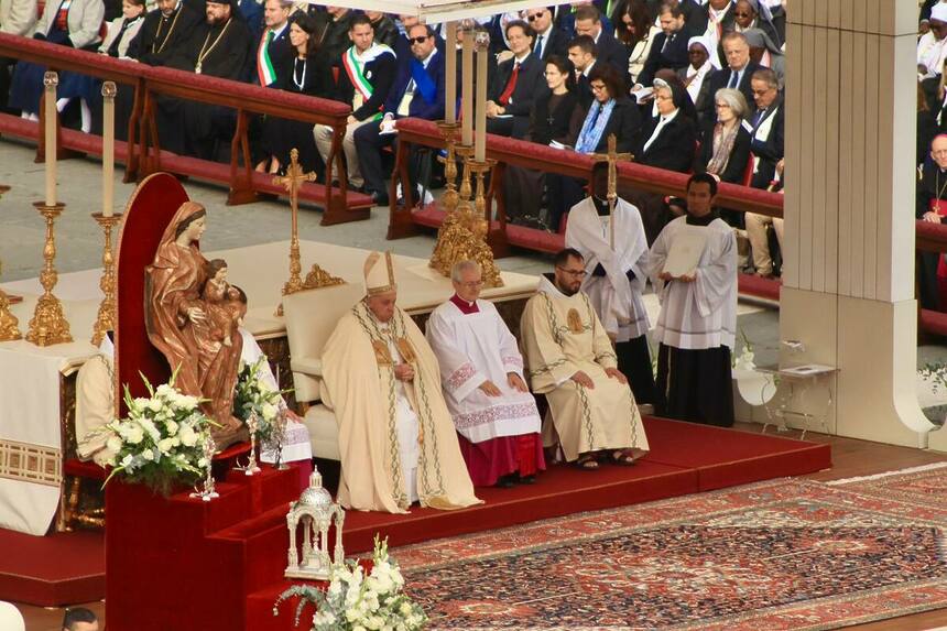 Imagem do Papa Francisco cem celebração