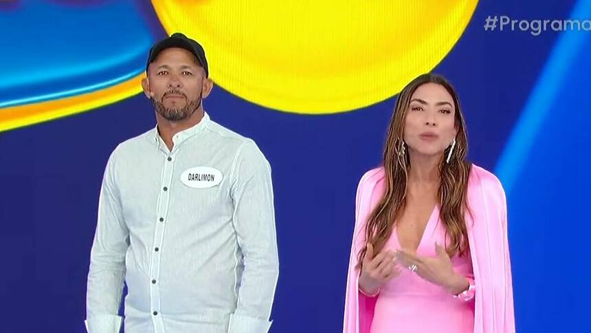 Patricia Abravanel e Participante em trecho do sorteio da Tele Sena