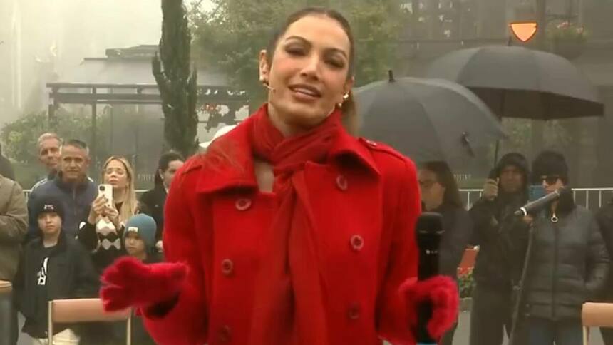 Patrícia Poeta vestida com um blazer vermelho, em trecho do Encontro ao vivo de Gramado