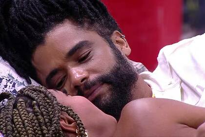 Aline e Diogo Almeida de chamego no BBB 25